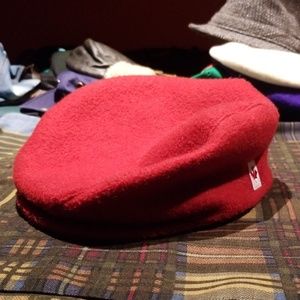 Red roots cap
